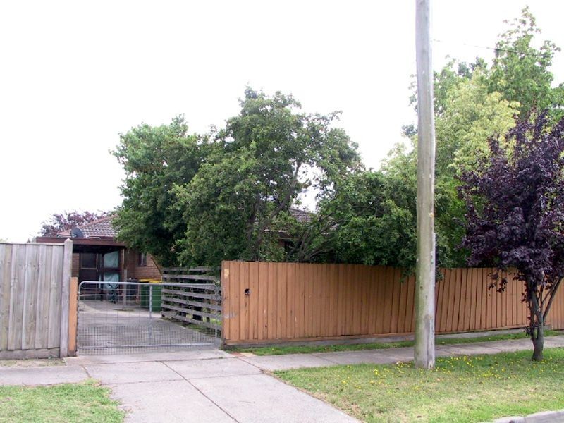 13 Rogers Street, Pakenham VIC 3810