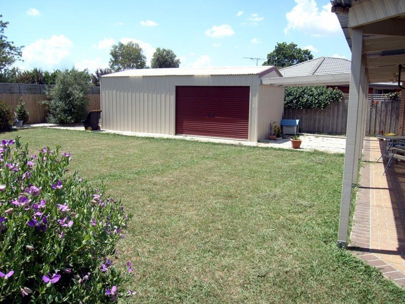 5 Holt Place, Pakenham VIC 3810