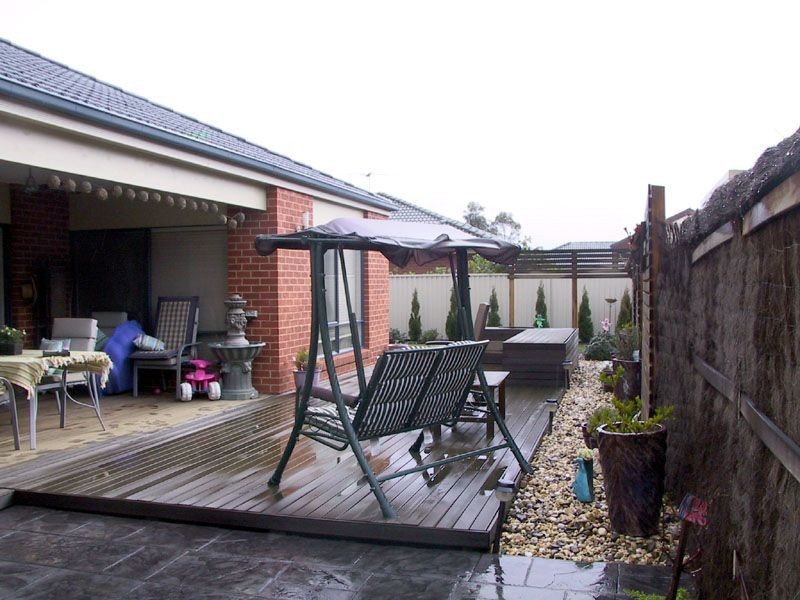 8 Latrobe Avenue, Pakenham VIC 3810