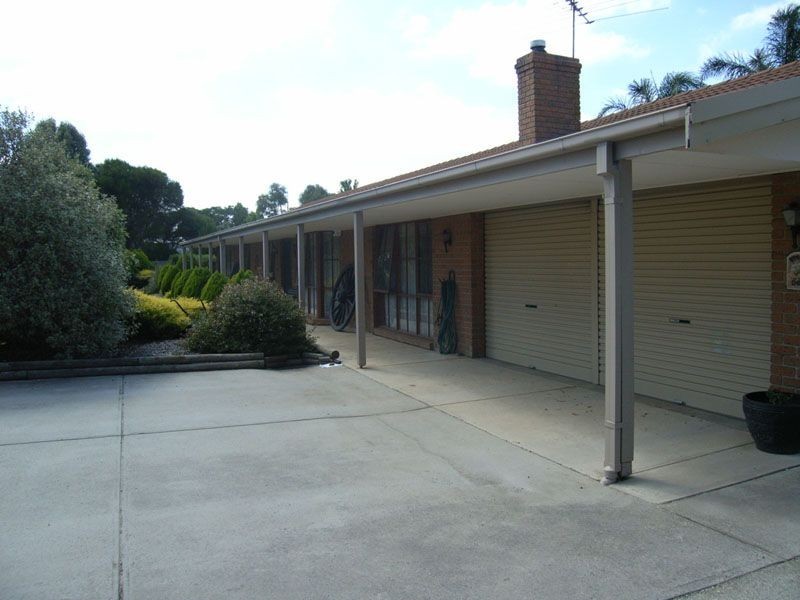 1 Meeking Drive, Pakenham VIC 3810