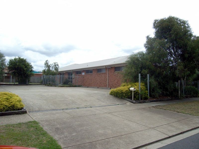 25 Dunbarton Drive, Pakenham VIC 3810