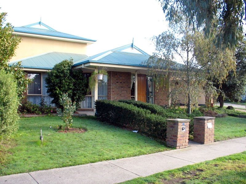 18 Kingston Avenue, Pakenham VIC 3810