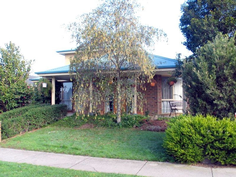 18 Kingston Avenue, Pakenham VIC 3810