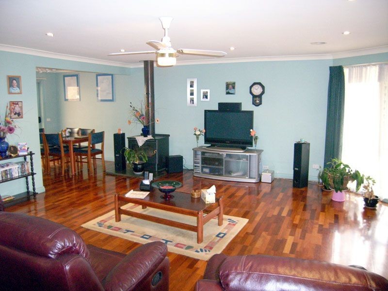 18 Kingston Avenue, Pakenham VIC 3810