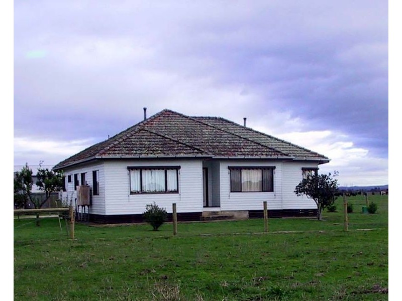 195 Eight Mile Road, Nar Nar Goon VIC 3812