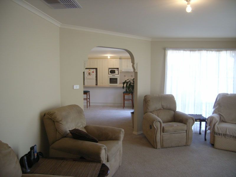 5 Jacqueline Place, Pakenham VIC 3810
