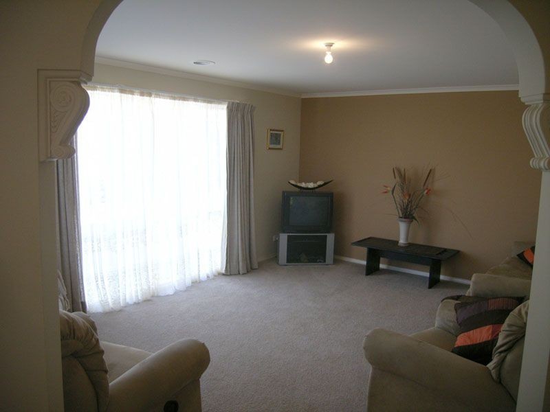 5 Jacqueline Place, Pakenham VIC 3810