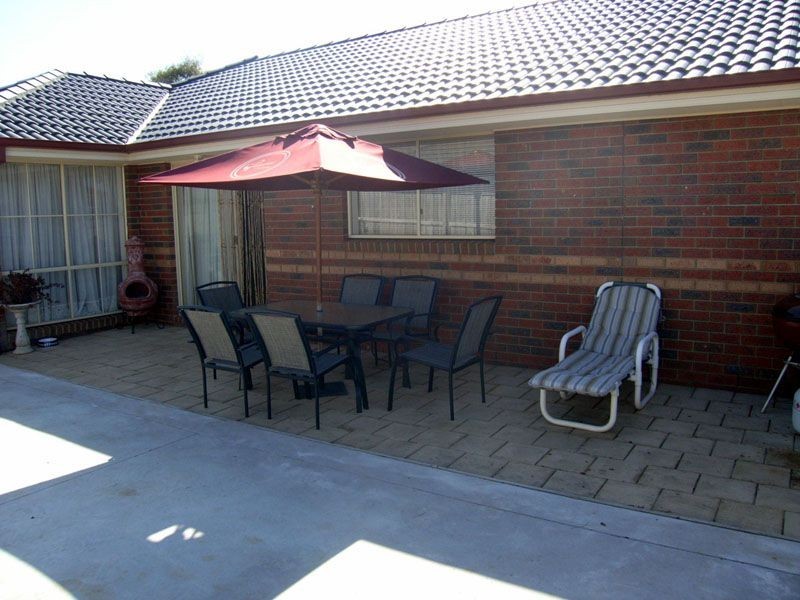 5 Jacqueline Place, Pakenham VIC 3810