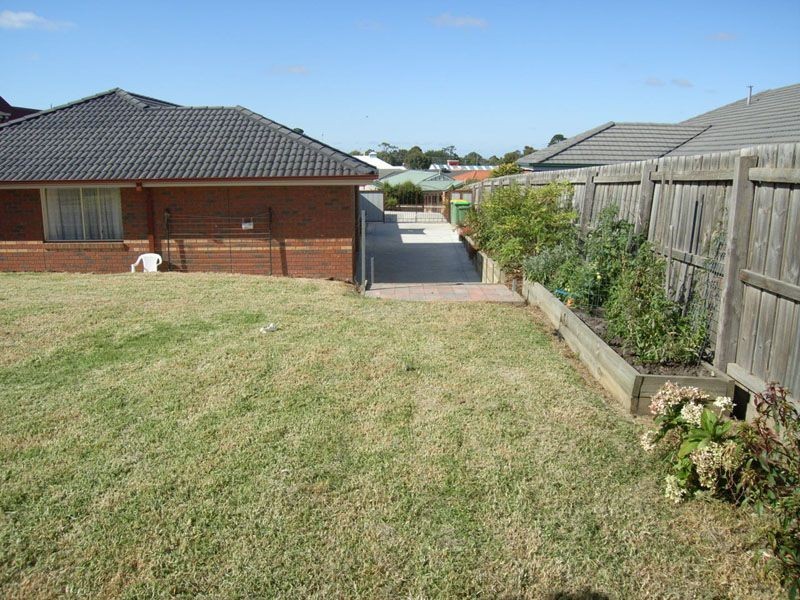 5 Jacqueline Place, Pakenham VIC 3810
