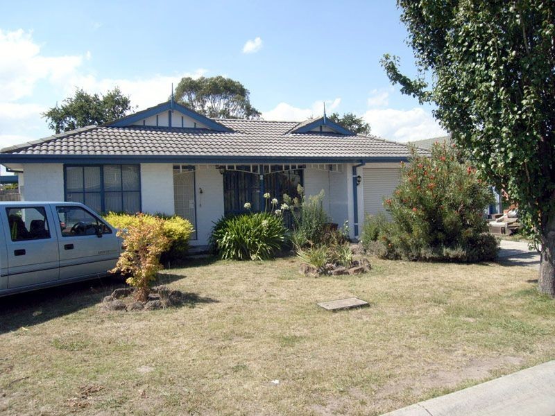 1 Holt Place, Pakenham VIC 3810