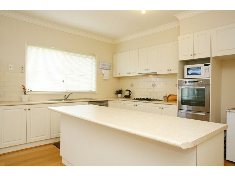 32 St. Leonard Way, Pakenham VIC 3810