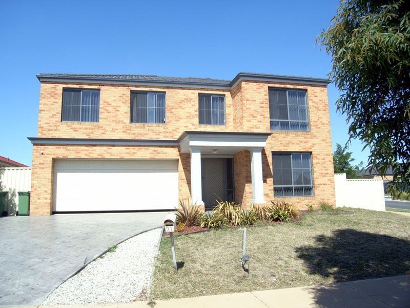 21 Barwon Drive, Pakenham VIC 3810