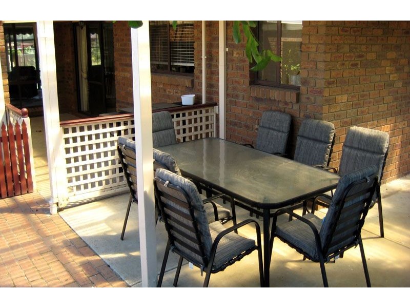 6 Emily Close, Pakenham VIC 3810