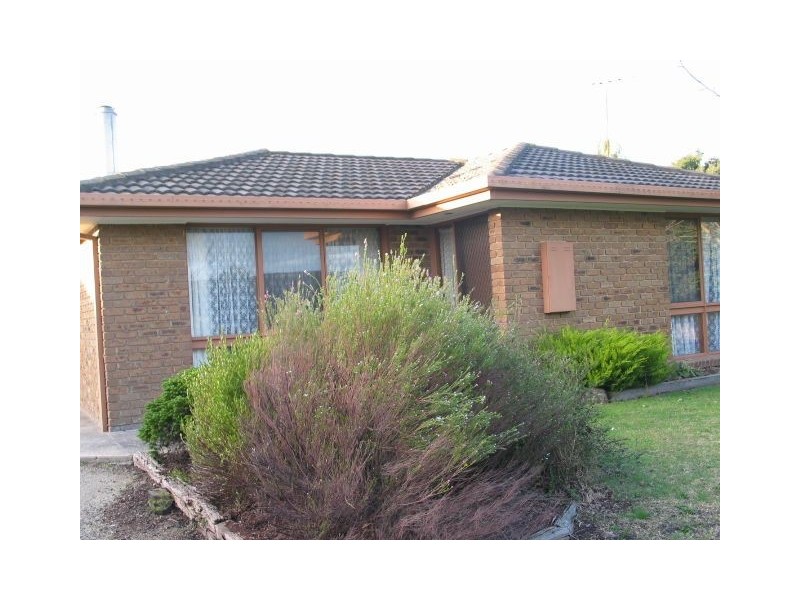 10 Lorraine Court, Pakenham VIC 3810