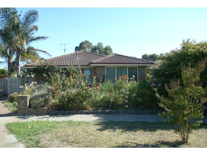 16 Benor Court, Pakenham VIC 3810
