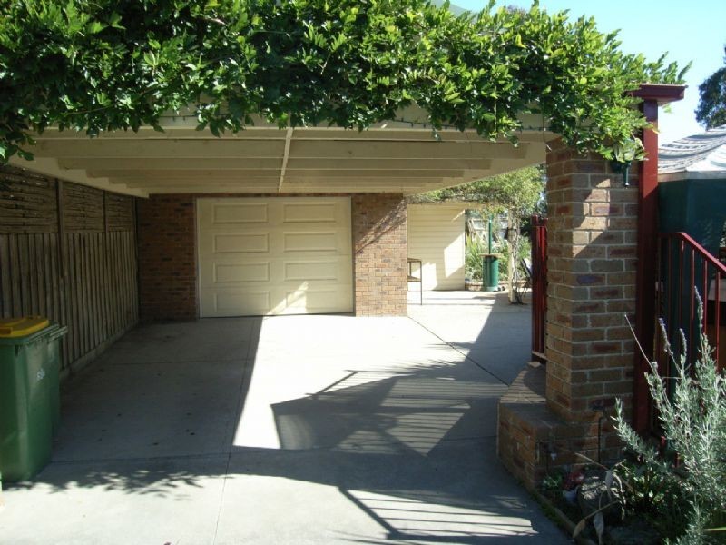 16 Benor Court, Pakenham VIC 3810