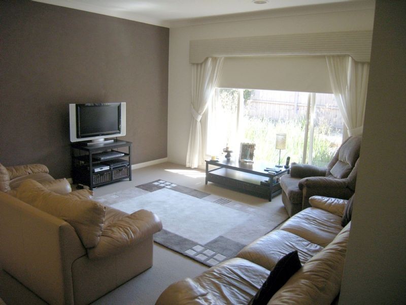 19 Colonial Way, Pakenham VIC 3810