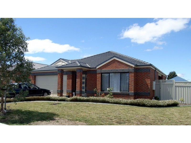 9 Wonboyn Close, Pakenham VIC 3810