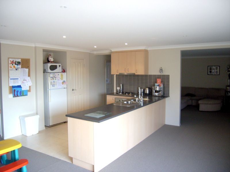 102 Shearwater Drive, Pakenham VIC 3810