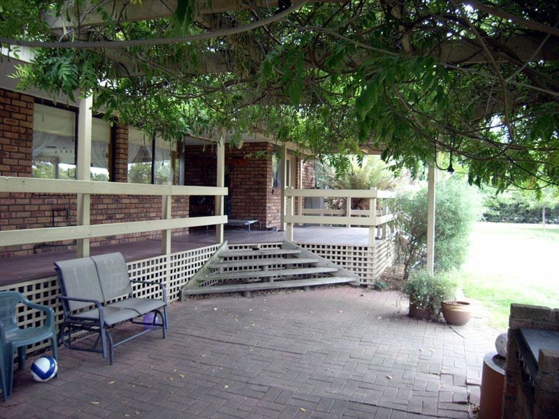 3 Meeking Drive, Pakenham VIC 3810