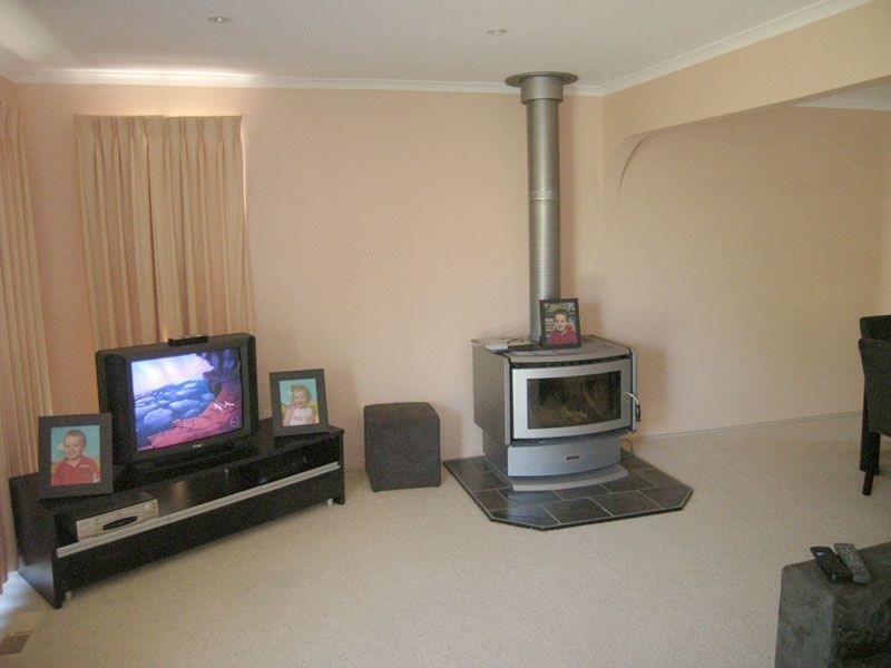 14 Aberdeen Heights, Pakenham VIC 3810