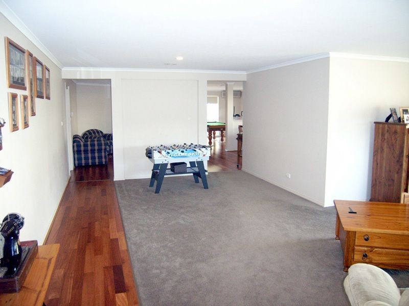 18 RALRON COURT, Pakenham VIC 3810