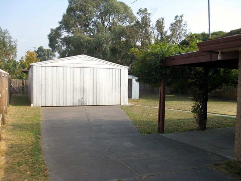 26 Paramount Way, Pakenham VIC 3810