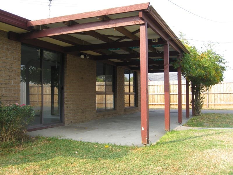 26 Paramount Way, Pakenham VIC 3810