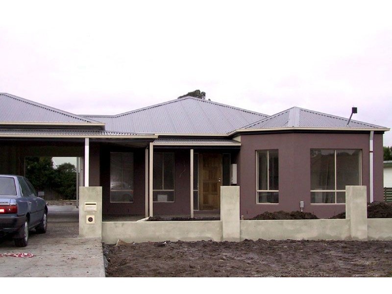 2/23 King, Pakenham VIC 3810