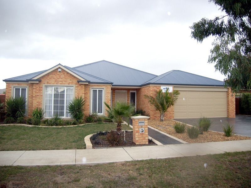 14 Malouf Court, Pakenham VIC 3810