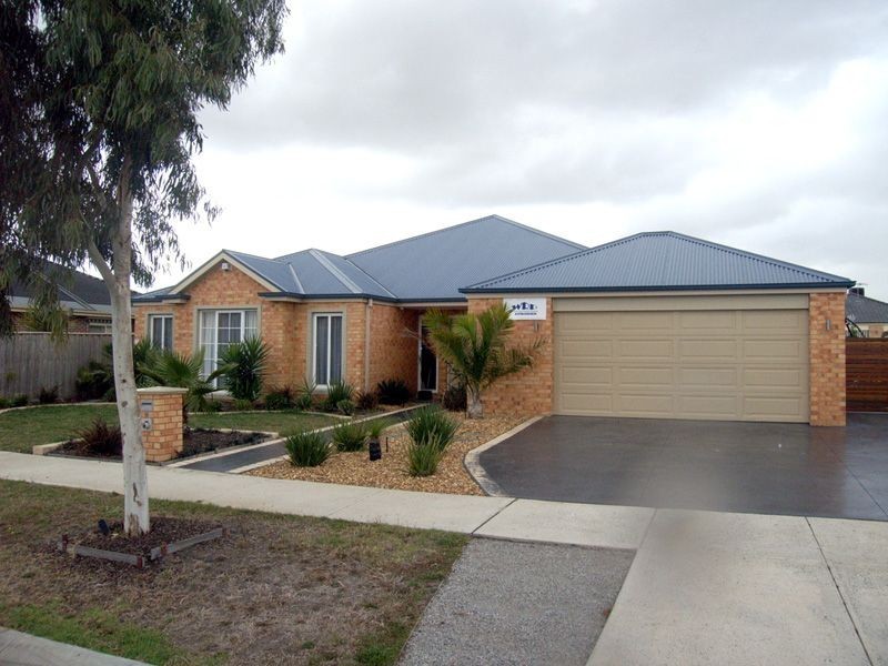 14 Malouf Court, Pakenham VIC 3810