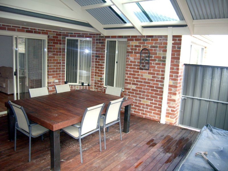 19 Lucerne Circuit, Pakenham VIC 3810