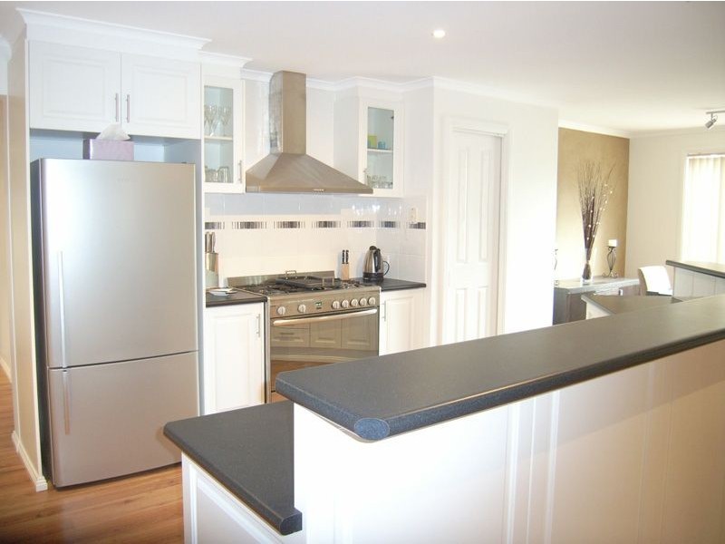 19 Lucerne Circuit, Pakenham VIC 3810