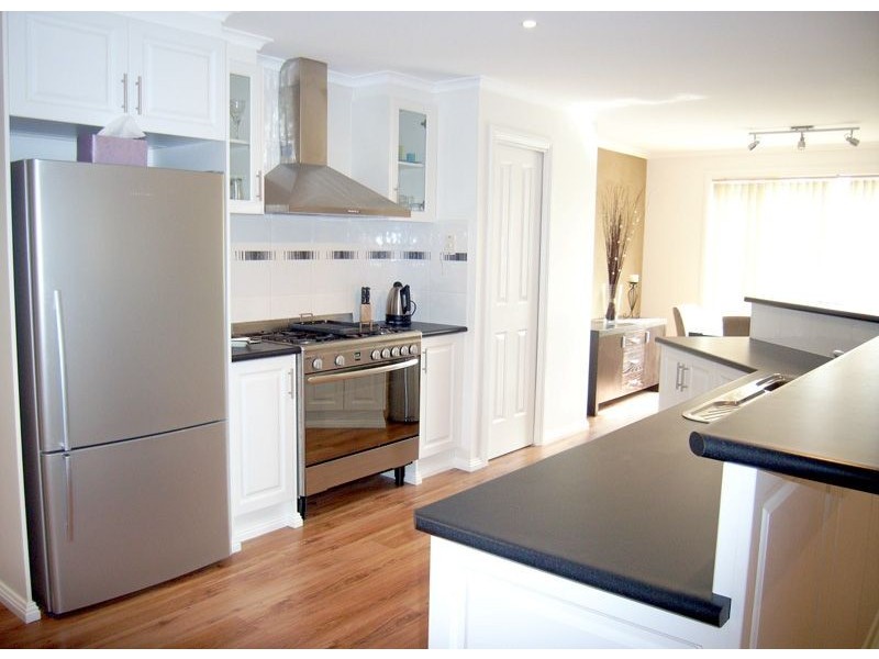 19 Lucerne Circuit, Pakenham VIC 3810