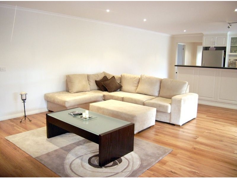 19 Lucerne Circuit, Pakenham VIC 3810