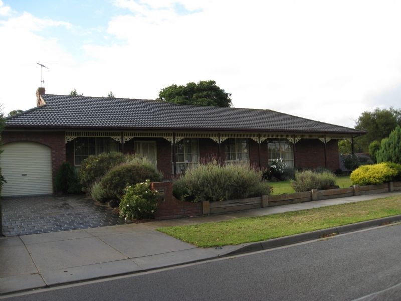 27 Garryowen Crescent, Narre Warren VIC 3805