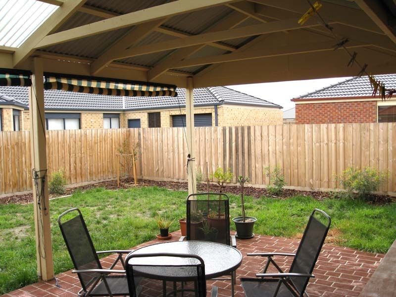 96 Sandalwood Drive, Pakenham VIC 3810