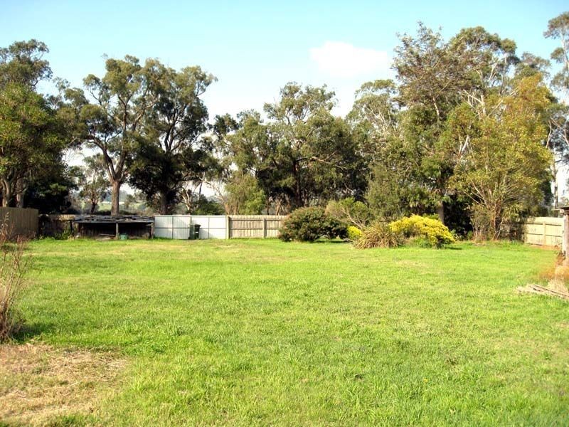 12  Edgar Road, Longwarry VIC 3816