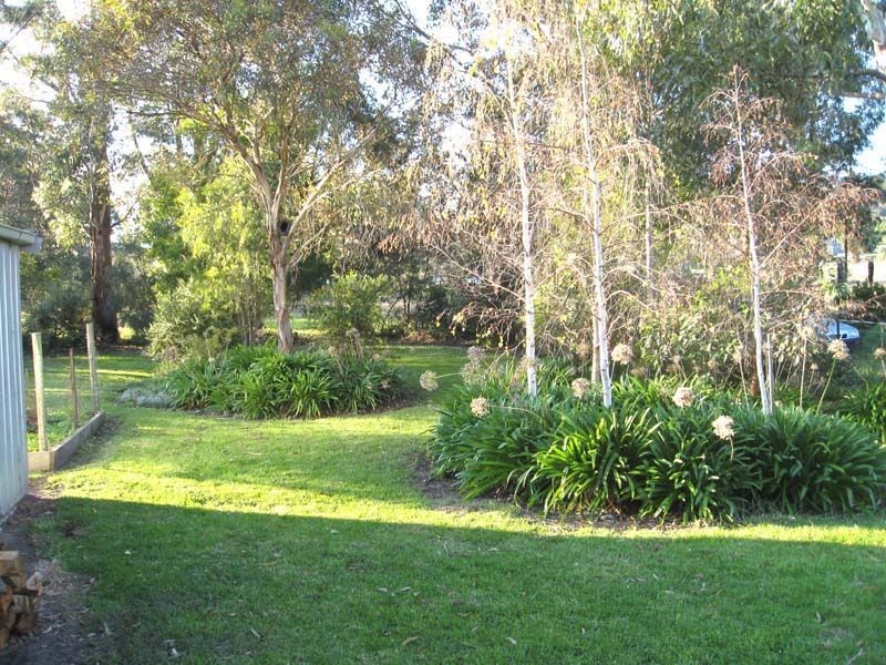 8 Railway Aveue, Tynong VIC 3813