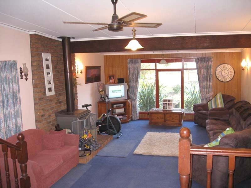 8 Railway Aveue, Tynong VIC 3813