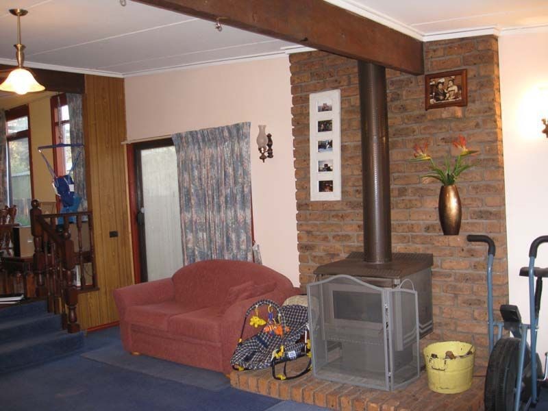 8 Railway Aveue, Tynong VIC 3813