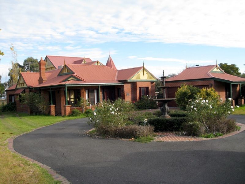 2 Barr Court, Pakenham VIC 3810