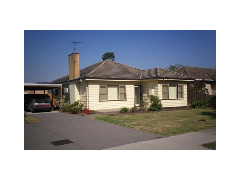 Unit 1/26  Henty Street, Pakenham VIC 3810