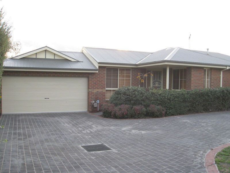 Unit 3 / 43 Ebony Drive, Pakenham VIC 3810