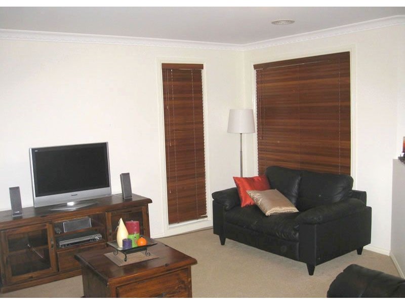 Unit 3 / 43 Ebony Drive, Pakenham VIC 3810