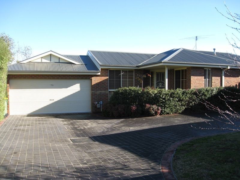 Unit 3 / 43 Ebony Drive, Pakenham VIC 3810