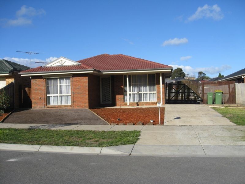 80 Manna Gum Drive, Pakenham VIC 3810