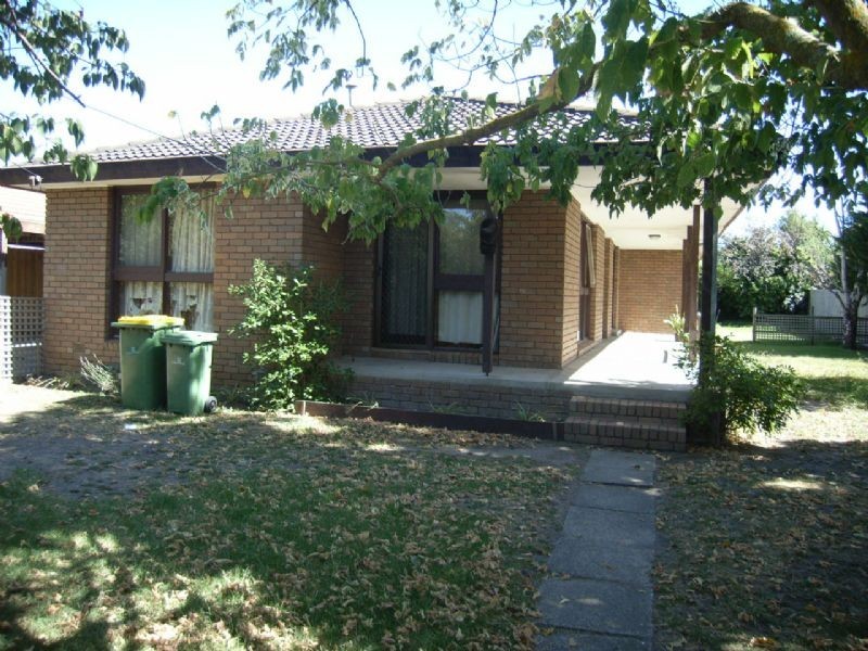 13 Rogers Street, Pakenham VIC 3810