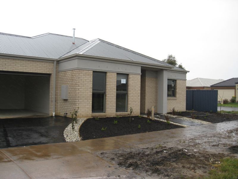 4 Eskdale Court, Pakenham VIC 3810