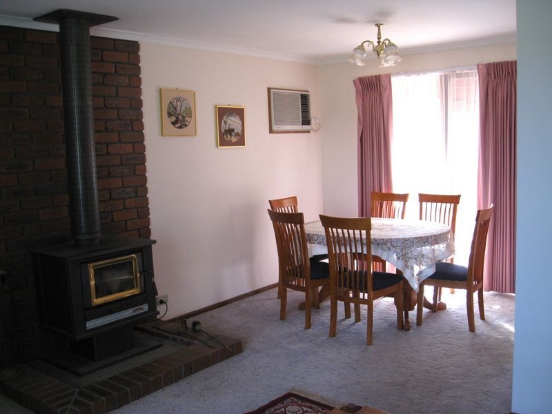 21 Duncan Drive, Pakenham VIC 3810